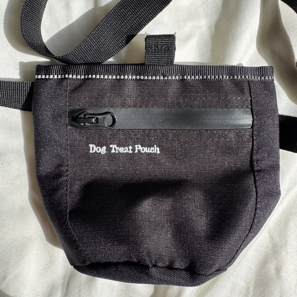 EUC eBasics Dog Treat Pouch for Training, Snack Reward Pouch, Black, Waist Belt - Picture 4 of 14